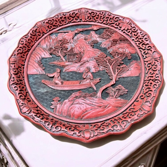 Antique Chinese Hand Carved Cinnabar Lacquer Scalloped Plate - Picture 5 of 11